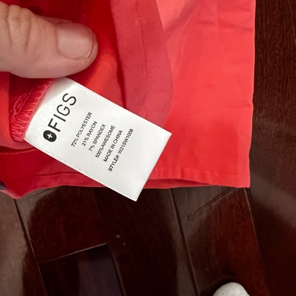 Figs pink  Fitted Short Sleeve Tee - Picture 5 of 6